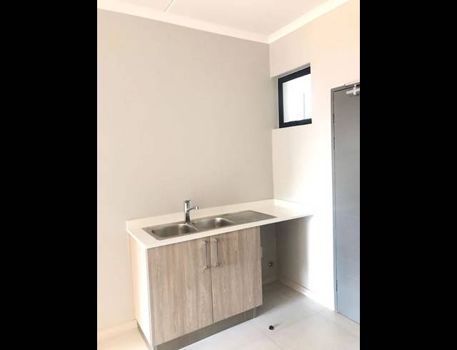 2 BEDROOM COMPLEX FOR SALE IN MIDRIDGE PARK